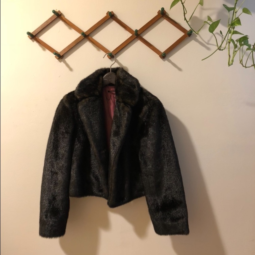 Faux fur cropped coat